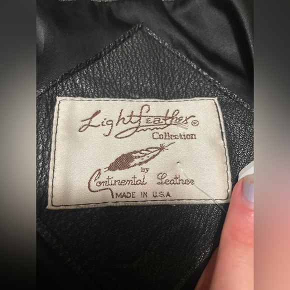 Leather jacket with fringe and beading - Picture 4 of 10